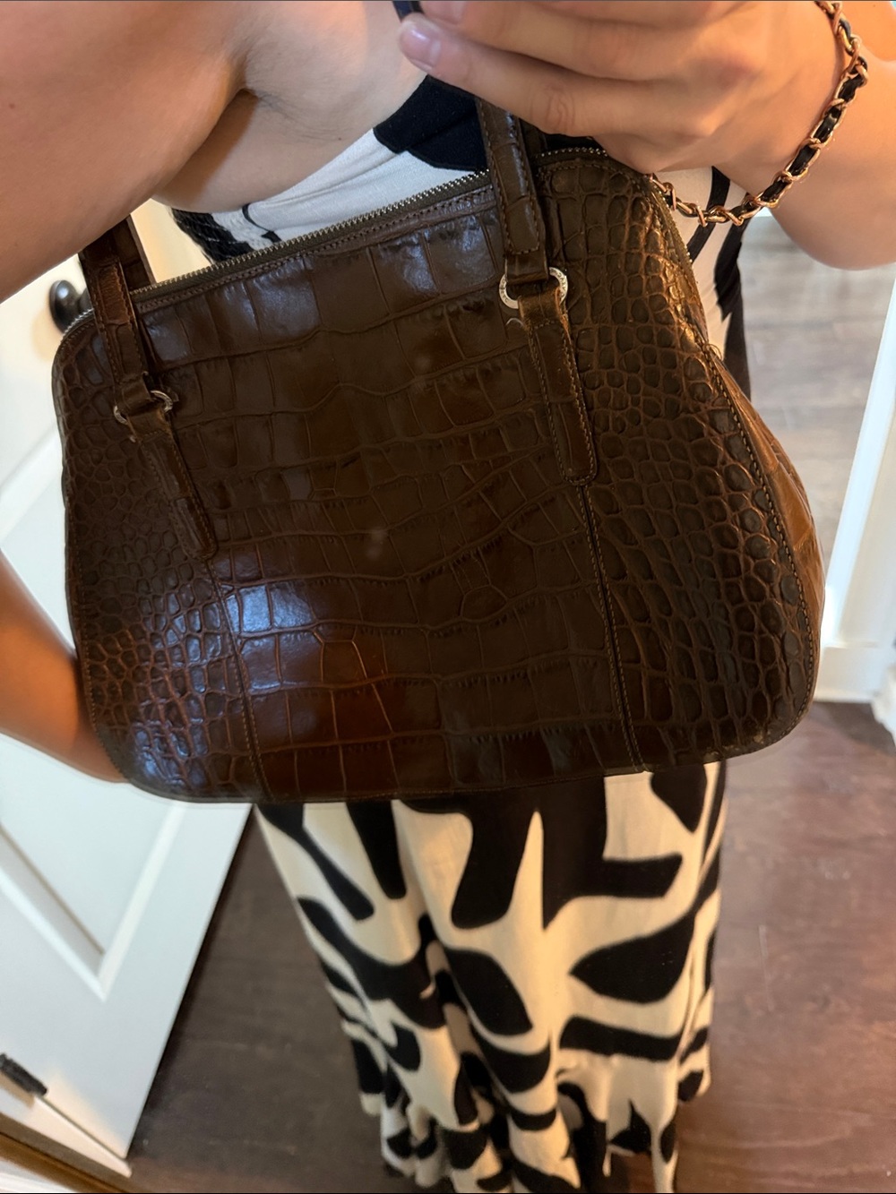 Monsac Brown Croc-Embossed Shoulder Bag - Picture 12 of 13